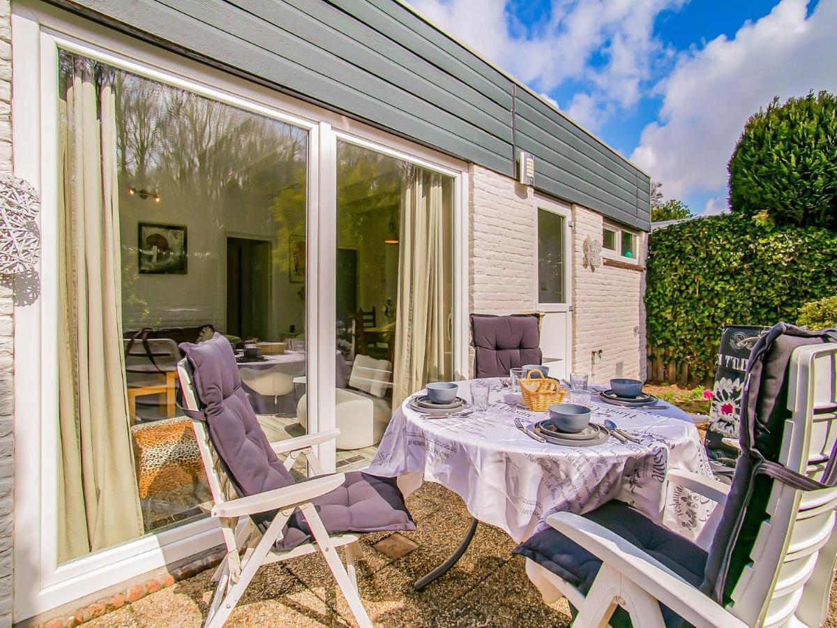 Lovely Bungalow In Noordwijkerhout With Garden Εξωτερικό φωτογραφία